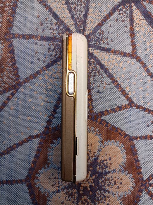 Продаеться ретро телефон Nokia 7380 Рабочий