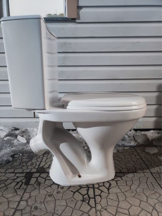 Продается унитаз