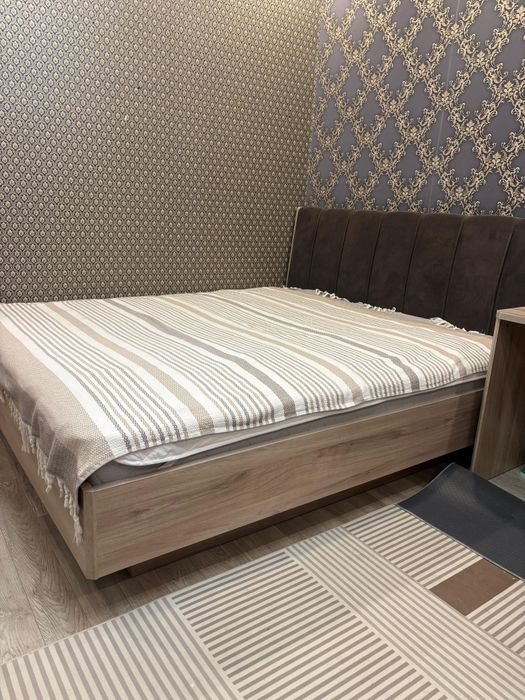 Продам 2х спальную кровать