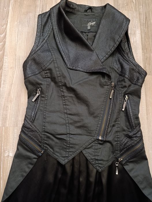 Елегантен елек на Юнона