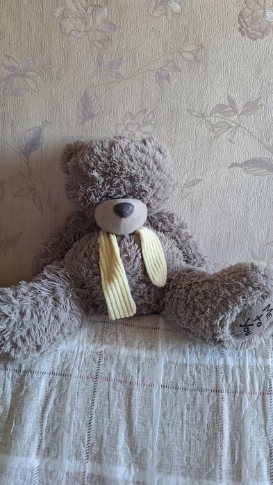 Продаётся плюшевый мишка
