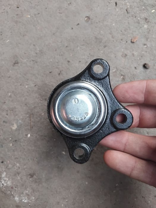 Pivot Superior Mitubishi pajero si mai multe piese noi