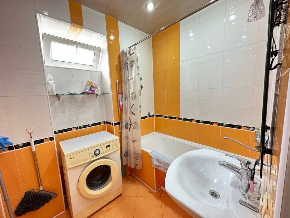 3/3/4 БИЙ, Генерал Петрова, 77 серия кирпич 2х6 мебель техника, 80м2