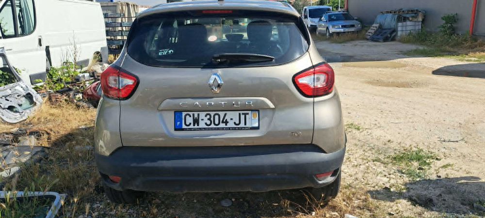 Renault Captur 1200 турбо . На части