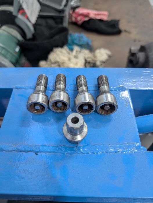 Секретни болтове VW/VAG