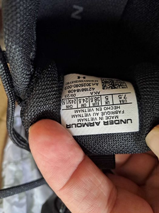 Дамски маратонки Under Armour размер 38.5