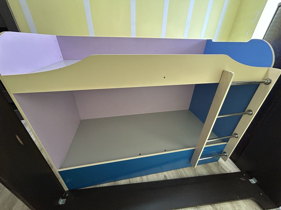 Продам двухярустный кровать