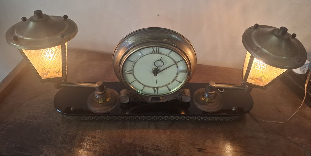 Винтидж лампа комплект с вграден часовник .