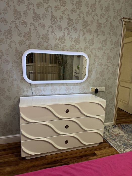 Спальный гарнитур белый