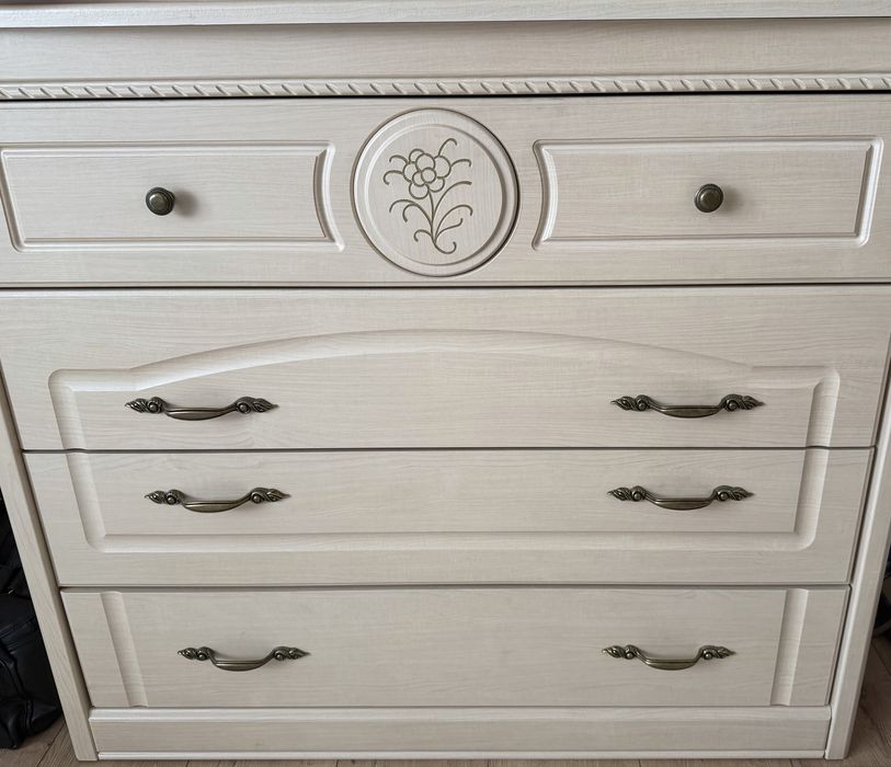 Продам спальный гарнитур в хорошем состоянии