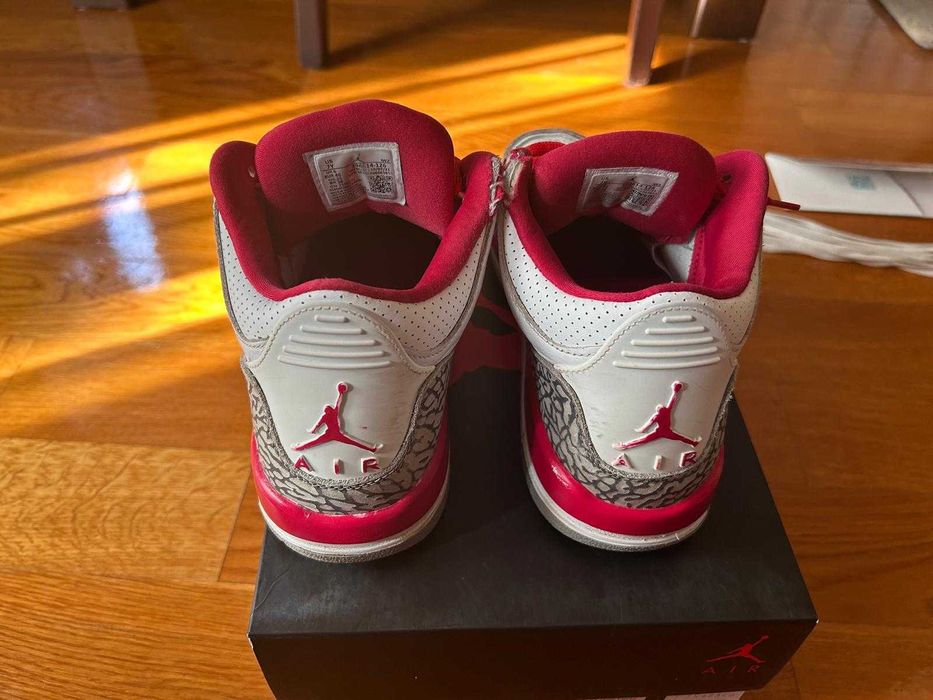 Pantofi sport marca Nike Air Jordan 3 Cardinal Red