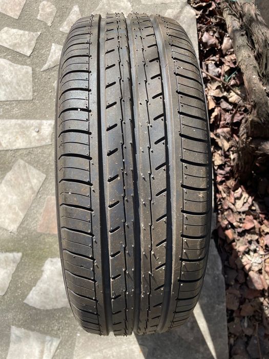 Vand 4 Anvelope vara Yokohama 185 55 r16 83v Bluearth es32