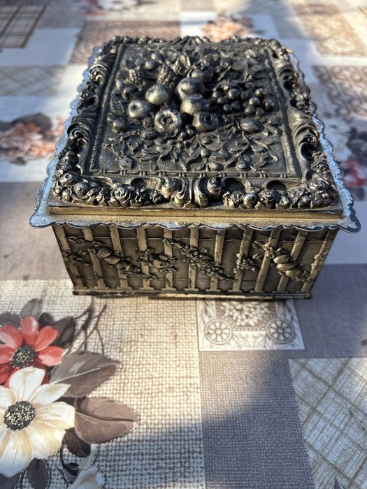 De vanzare cutie de bijuterii