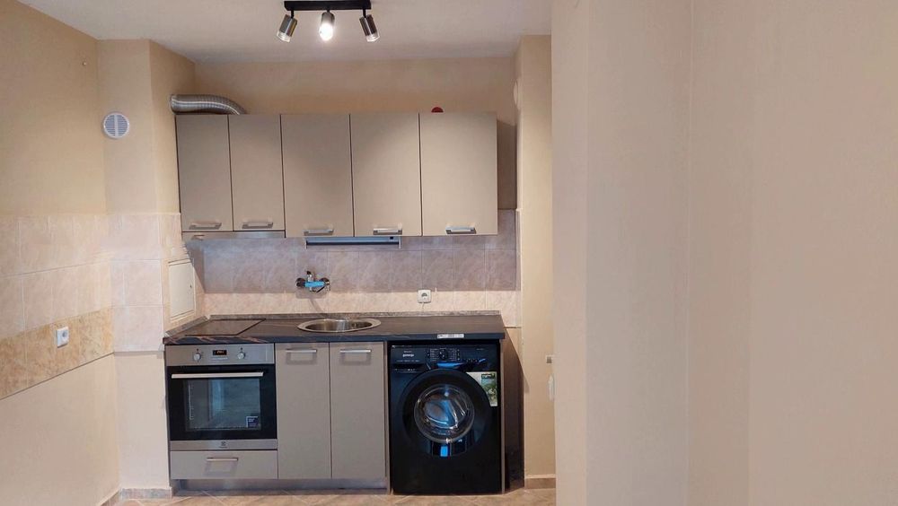 Дава се под наем Двустаен апартамент в София, Център - 52 кв.м за 560.49 € - Снимка #3