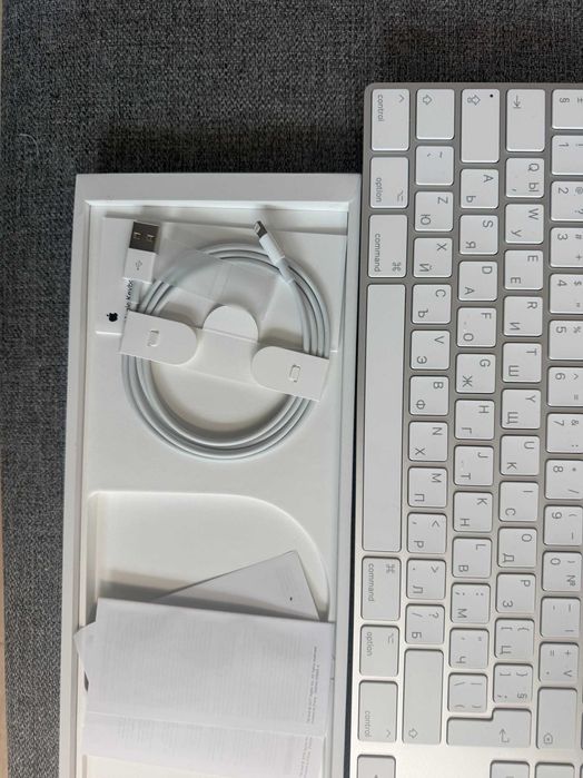 Apple Magic Keyboard с цифров блок – оригинална