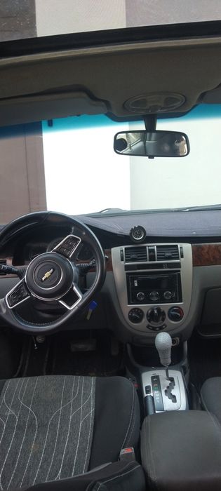 Lacetti srochni sotiladi