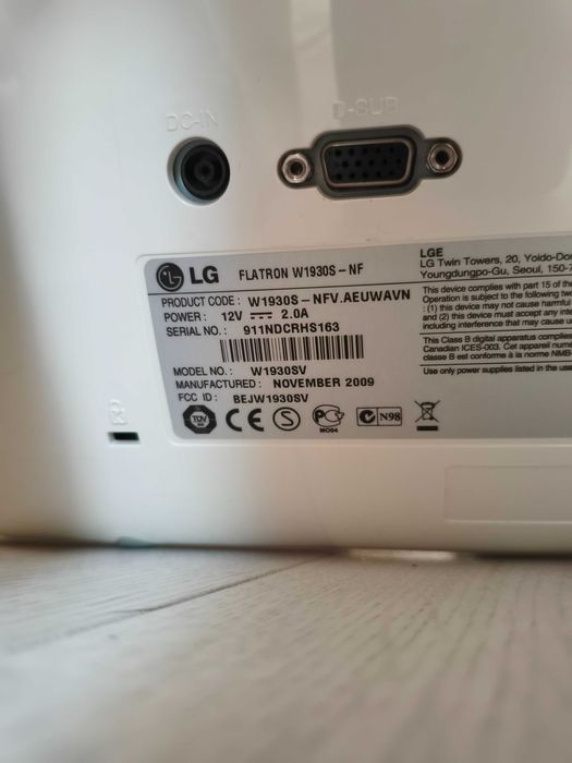 Sistem delux Pc complet cu monitor,tastatura si cabluri si licente neg!