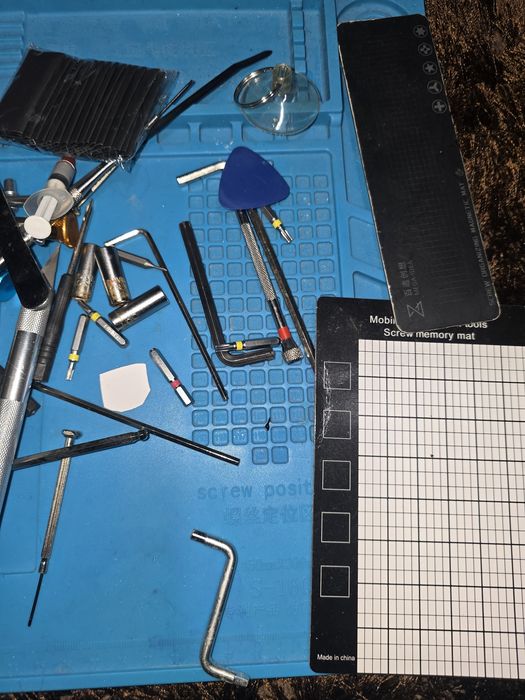 Set complet de reparat electronice telefoane surubelnita cutter