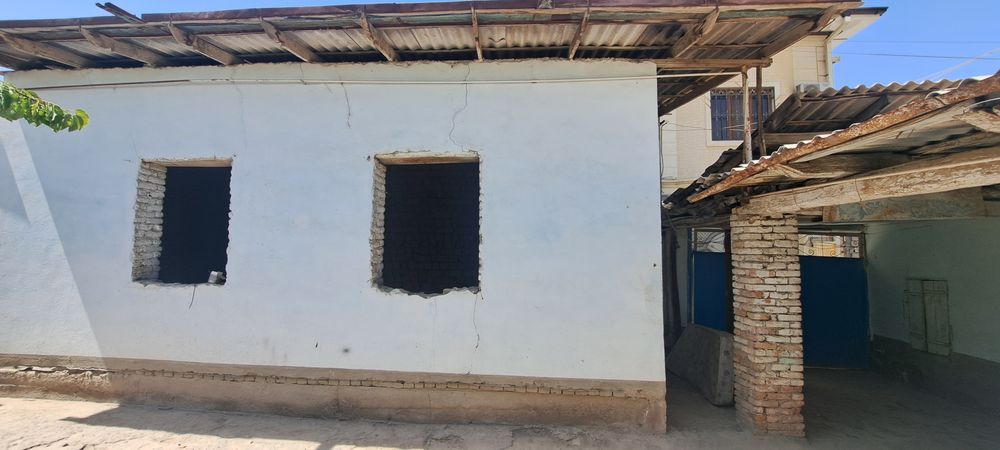 Ховли уй сотилади !