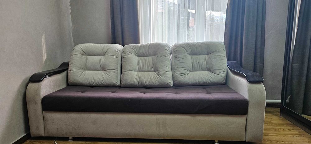 Два дивана в гостиную