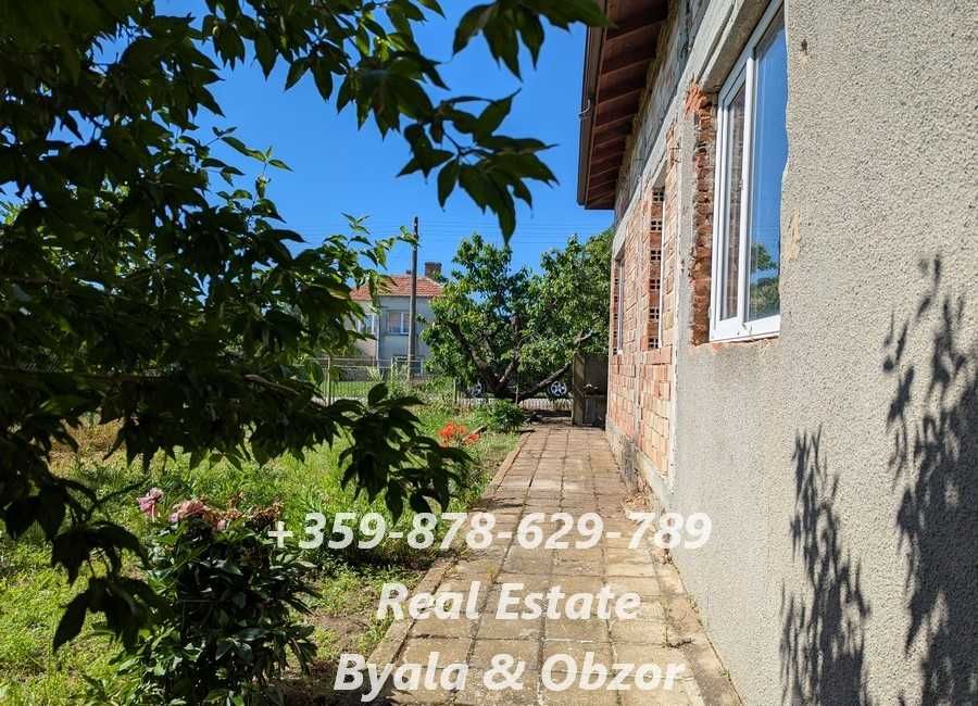Едноетажна къща на груб строеж в село Горица на 5 км. от Бяла