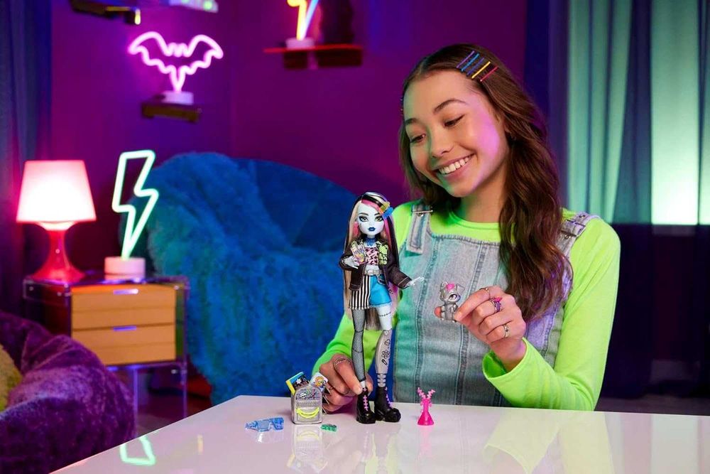 Кукла Monster High Frankie Stein Франки Щайн с аксесоари
