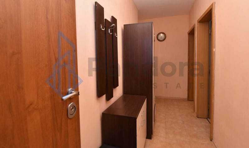 Двустаен апартамент под наем в кв. Хладилника