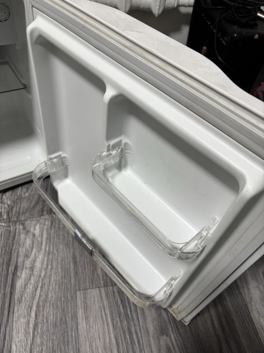 Продам мини холодильник