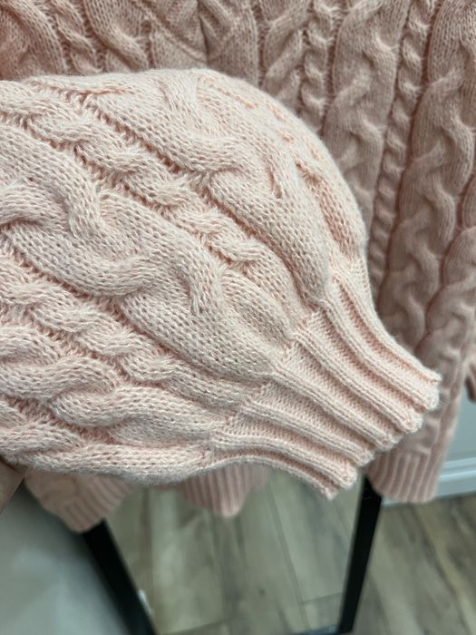 Абсолютно новый свитер