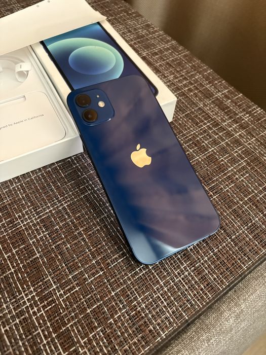 Айфон 12 64гб, 81% Батарея.