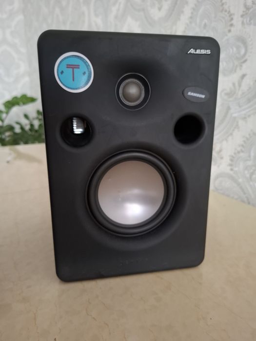 Студийные мониторы(колонки) Alesis Active mk3