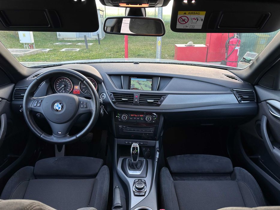 BMW X1 xDrive 18d / M-PACK / 2.0Diesel / Bi-Xenon / Navi / Alcantara