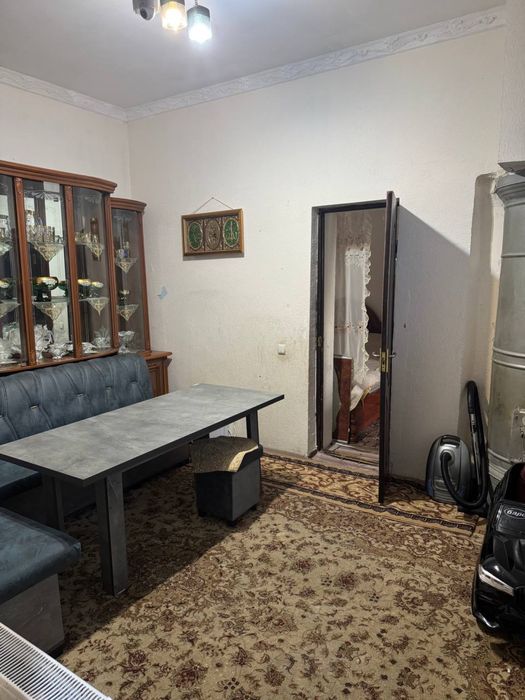 Uy sotiladi yashnabat rayon boysun kochasi 49a uy