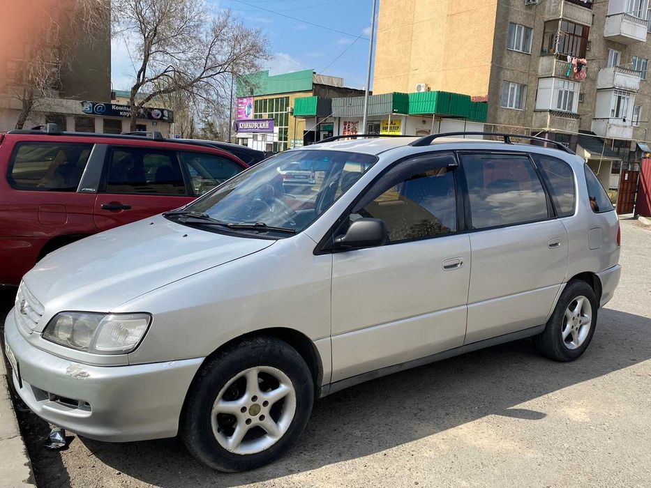 Продам машину Toyota Ipsum