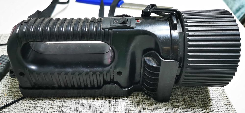 Lanterna 12v cu acumulator 4.8V 2000mAh reincarcabil la prize auto 12V