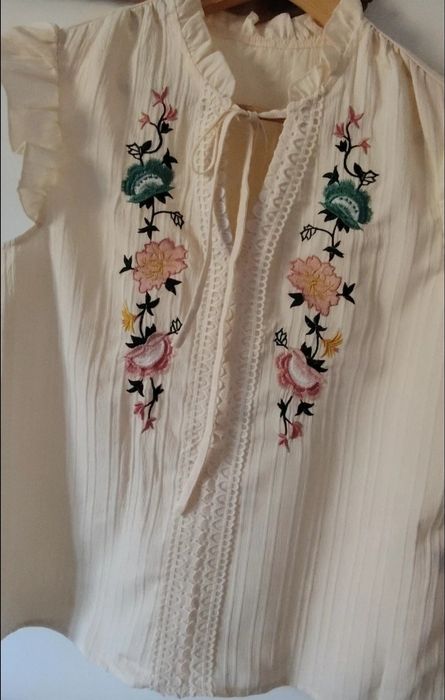 Bluză Nouă Bej din bumbac cu broderie florală