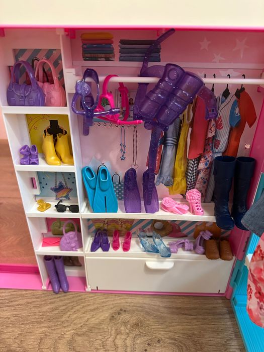 Гардероб - магазин на Барби