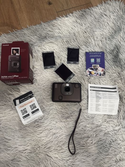 Продаеться Instax mini