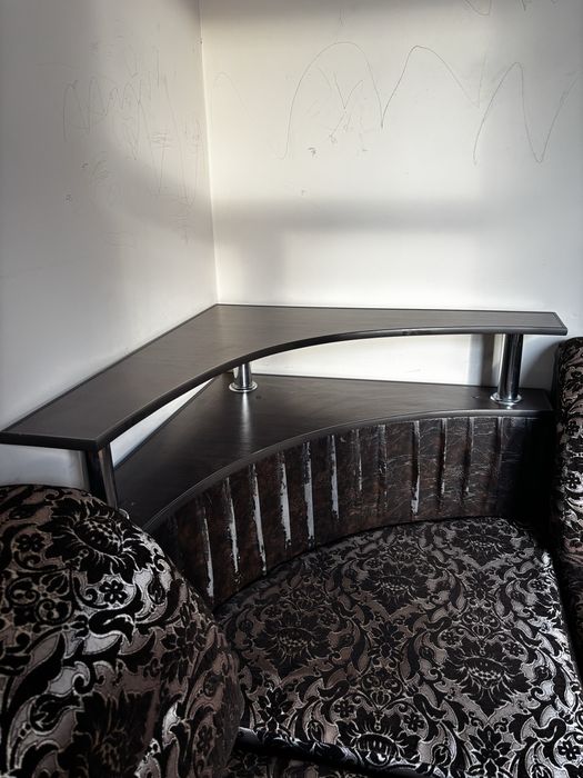 Диван - кровать, с отсеком для хранения одеял