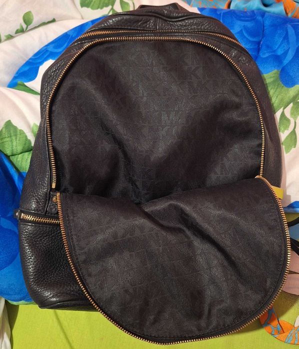 Оригинална раница на Michael Kors