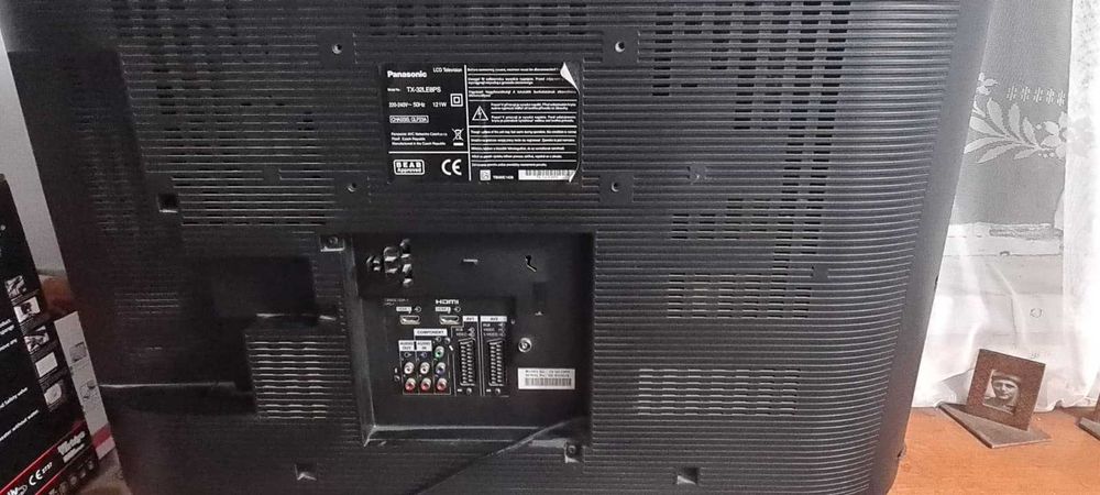 Tv LCD PAnasonic diagonala 80 cm model TX-32LE8PS,stare buna