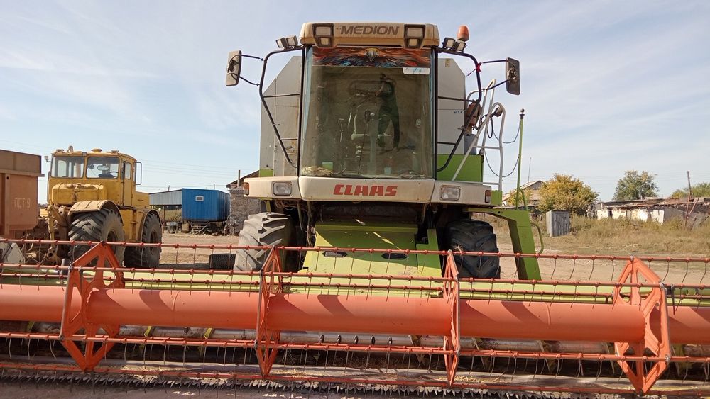 Продам Комбайн class