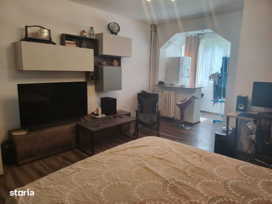 Garsoniera de vanzare, 31 mp, aer conditionat, etaj 1, zona Brazda lui