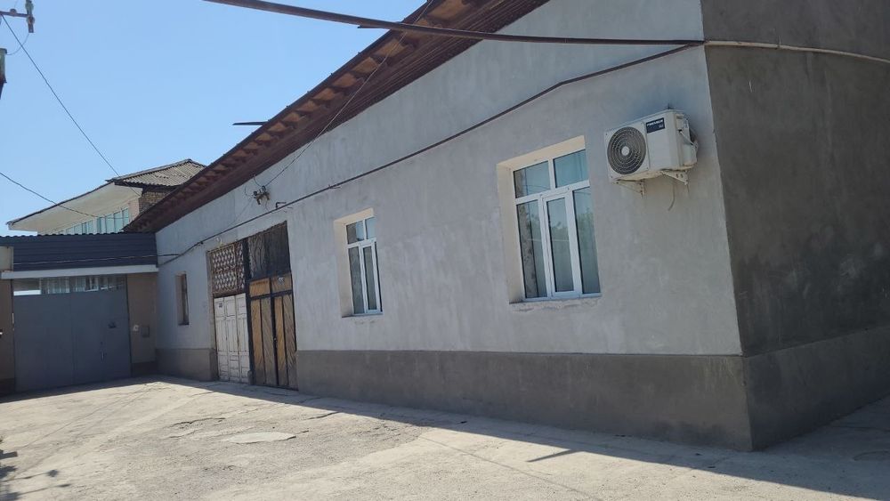 Srochna uy sotiladi Nazarbekda 4sotix 5xona 1ta oshxona 3ta podvol