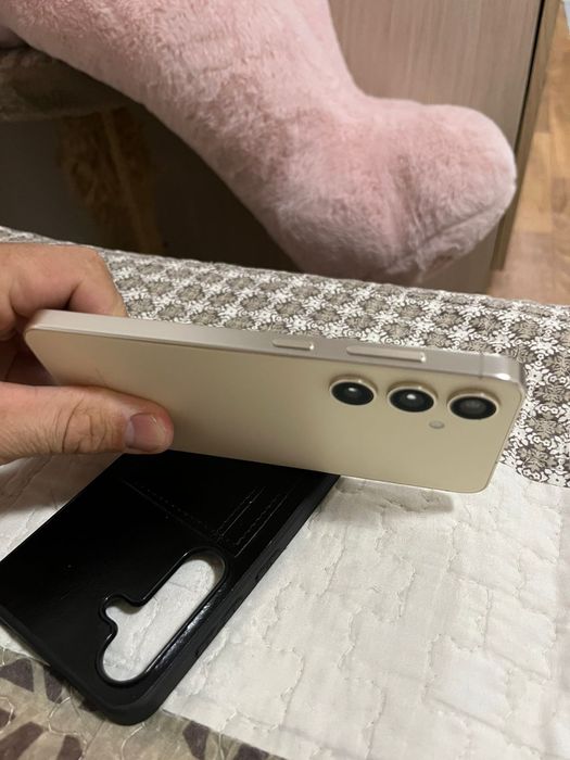 Самсунг S24 2024