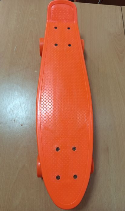Vând Skateboard 55cm
