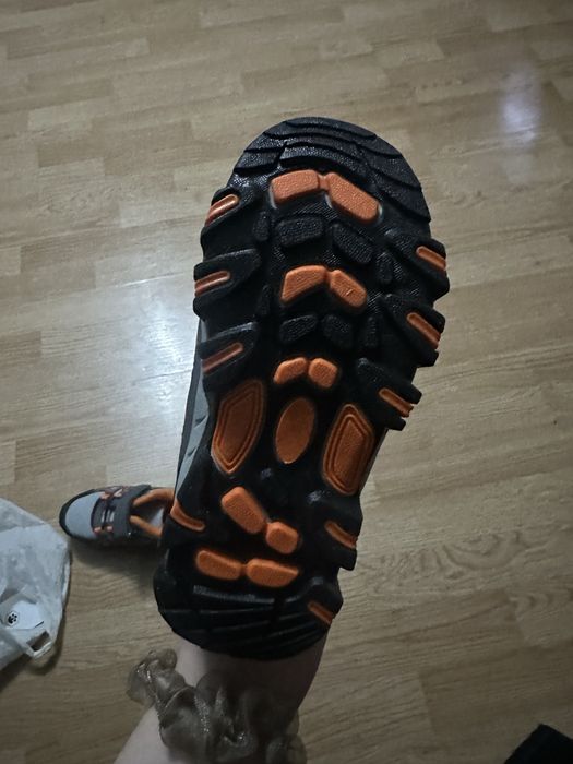 Кроссовки детские новые