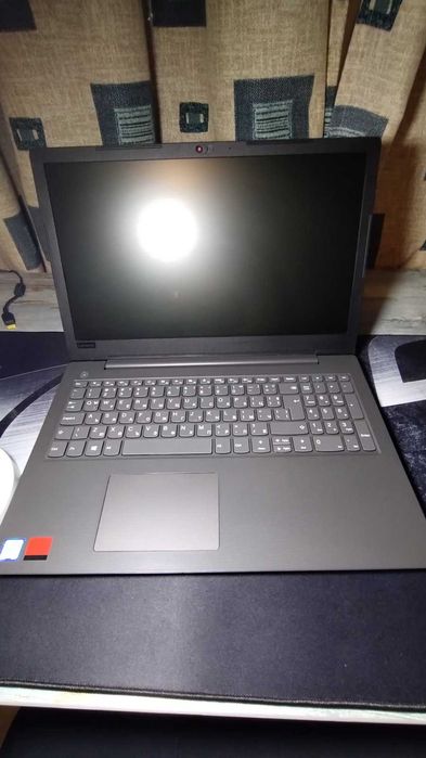 Лаптоп LENOVO V130