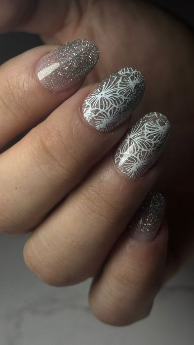 Наращивание ногтей на верхние формы