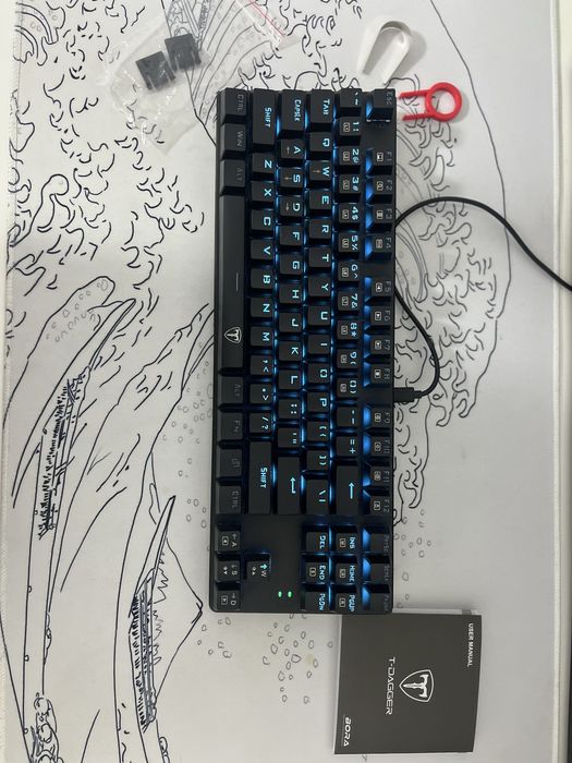 Tastatură mecanică T-Dagger Bora – Blue Switch, RGB, ca nouă